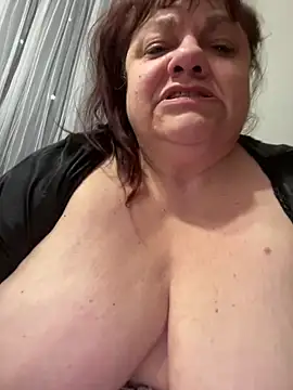 Snapshot of Luciouslouise72@xh chatting on 20, 9, 2025 Luciouslouise72xh online show from 20, 9, 2025