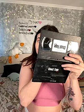 Snapshot of Sabrina_shells chatting on 5, 10, 2025 Sabrina shells online show from 5, 10, 2025