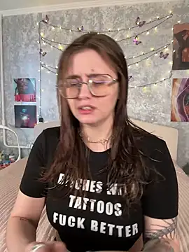 Snapshot of Sabrina_shells chatting on 4, 12, 2025 Sabrina shells online show from 4, 12, 2025