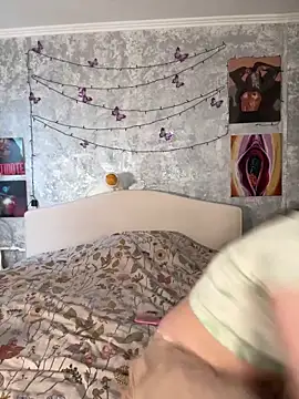 Snapshot of Sabrina_shells chatting on 5, 12, 2025 Sabrina shells online show from 5, 12, 2025