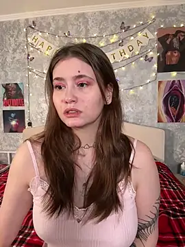 Snapshot of Sabrina_shells chatting on 17, 12, 2025 Sabrina shells online show from 17, 12, 2025