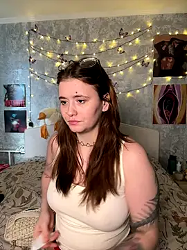 Snapshot of Sabrina_shells chatting on 21, 12, 2025 Sabrina shells online show from 21, 12, 2025