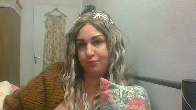 BELLAMORGANE1 online show from 23, 12, 2024