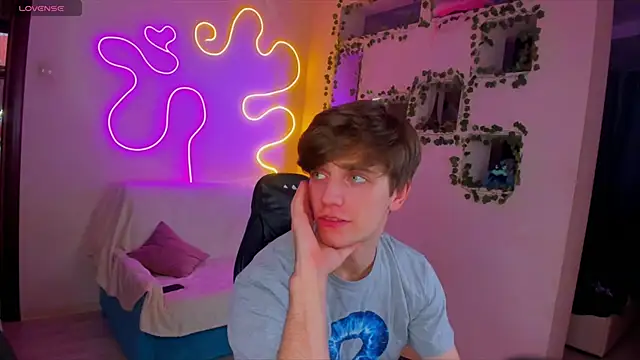 RobertAndLinela online show from 29, 12, 2024