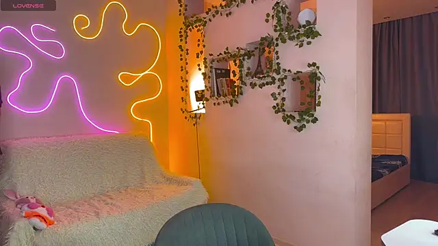 RobertAndLinela online show from 28, 9, 2025