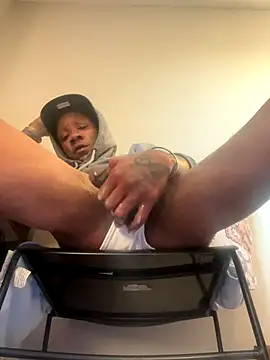 Snapshot of RicanDick4u chatting on 19, 12, 2025 RicanDick4u online show from 19, 12, 2025