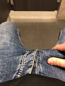 Snapshot of 22TT2295 chatting on 11, 1, 2025 22TT2295 online show from 11, 1, 2025