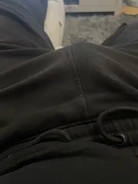 Snapshot of 22TT2295 chatting on 11, 10, 2025 22TT2295 online show from 11, 10, 2025