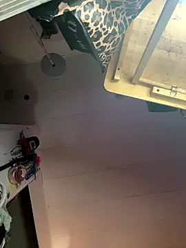 Snapshot of kayNkris chatting on 12, 10, 2025 kayNkris online show from 12, 10, 2025