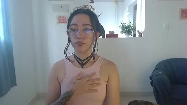 Snapshot of Maam_Ine chatting on 19, 12, 2025 Maam Ine online show from 19, 12, 2025