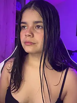 Snapshot of pretty_angela1 chatting on 17, 10, 2025 pretty angela1 online show from 17, 10, 2025