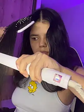 Snapshot of pretty_angela1 chatting on 21, 10, 2025 pretty angela1 online show from 21, 10, 2025