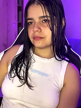 Snapshot of pretty_angela1 chatting on 27, 10, 2025 pretty angela1 online show from 27, 10, 2025