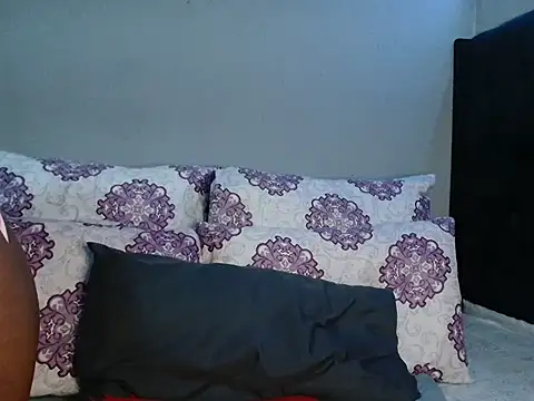 xxSexyTalia28 online show from 15, 12, 2025