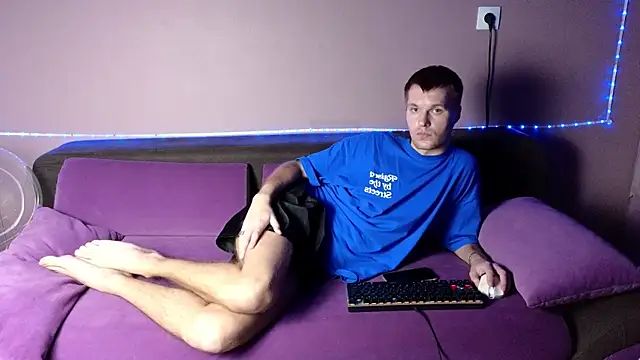 Leonnextdoor online show from 11, 1, 2025