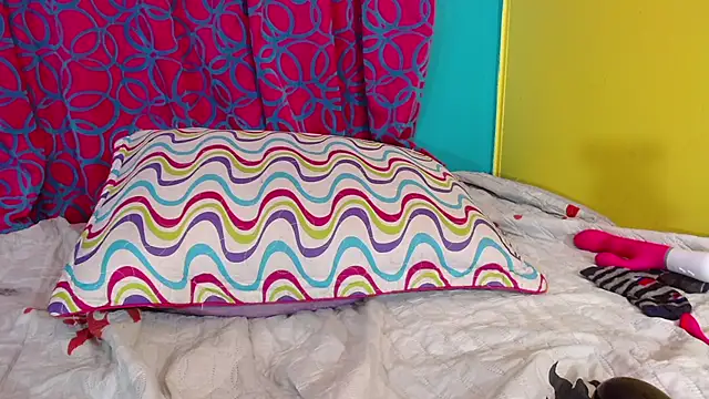 Snapshot of valerie_mase chatting on 8, 3, 2025 valerie mase online show from 8, 3, 2025