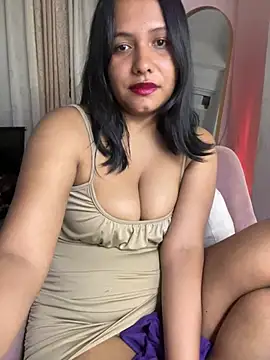 Ninabrunette18 online show from 4, 8, 2026