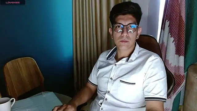 Snapshot of Noah-cock chatting on 26, 11, 2025 Noah-cock online show from 26, 11, 2025