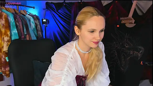 Snapshot of Anna_Corsets chatting on 22, 10, 2025 Anna Corsets online show from 22, 10, 2025