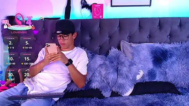 Snapshot of RyanPricee chatting on 8, 5, 2026 RyanPricee online show from 8, 5, 2026