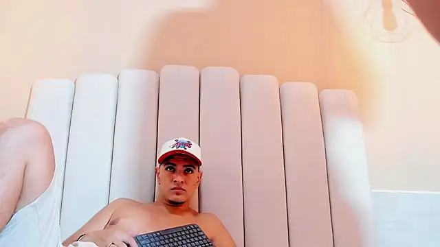 DAVID VICTORIAA online show from 27, 1, 2025