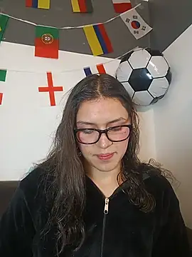 Danni shy online show from 2, 7, 2026