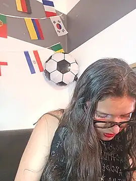 Danni shy online show from 4, 7, 2026