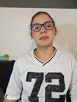 Danni shy online show from 22, 7, 2026