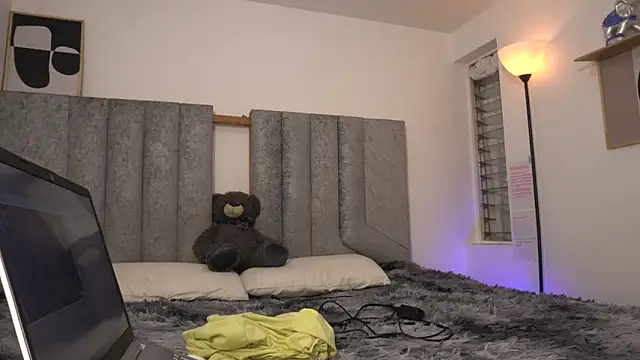 womantall99 online show from 27, 2, 2025