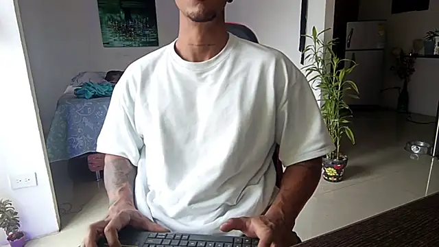 Adam Valenciia online show from 5, 12, 2025