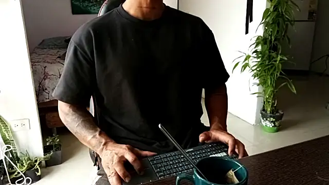 Adam Valenciia online show from 31, 7, 2026