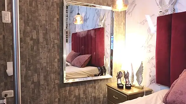 KRYSSTARITTER4 online show from 25, 9, 2025