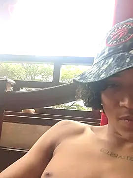 Snapshot of -Damian_Caliente- chatting on 8, 1, 2025 -Damian Caliente- online show from 8, 1, 2025