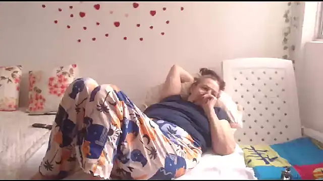 Snapshot of milchanel chatting on 25, 5, 2026 milchanel online show from 25, 5, 2026