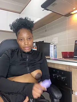 Snapshot of Thando04 chatting on 18, 9, 2025 Thando04 online show from 18, 9, 2025