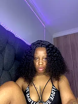 Snapshot of Thando04 chatting on 18, 10, 2025 Thando04 online show from 18, 10, 2025