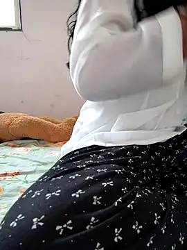 lovelygirl4567 online show from 1, 5, 2026