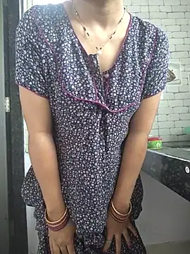 lovelygirl4567 online show from 10, 7, 2026