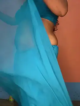 Snapshot of Lovely-Shivani chatting on 4, 3, 2025 Lovely-Shivani online show from 4, 3, 2025