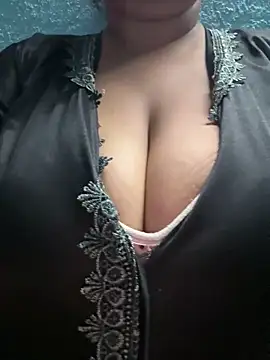 Snapshot of Lovely-Shivani chatting on 13, 3, 2026 Lovely-Shivani online show from 13, 3, 2026