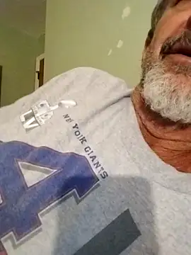 Snapshot of Cloudin_around chatting on 2, 3, 2025 Cloudin around online show from 2, 3, 2025