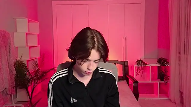 b0y fantasy online show from 3, 2, 2025