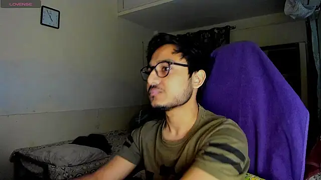 fuckkboy101 online show from 9, 3, 2025