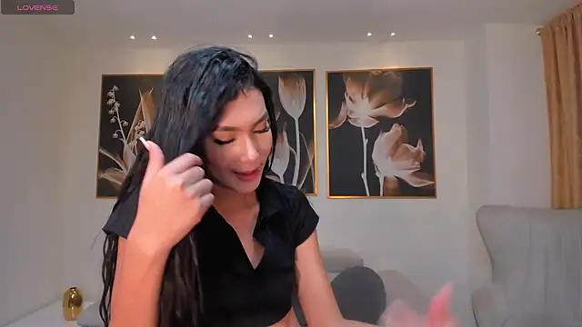 Snapshot of NiaSalvatore chatting on 23, 2, 2025 NiaSalvatore online show from 23, 2, 2025