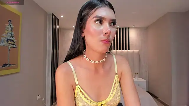 Snapshot of NiaSalvatore chatting on 27, 2, 2025 NiaSalvatore online show from 27, 2, 2025