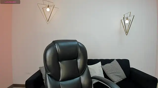 Snapshot of NiaSalvatore chatting on 16, 3, 2025 NiaSalvatore online show from 16, 3, 2025