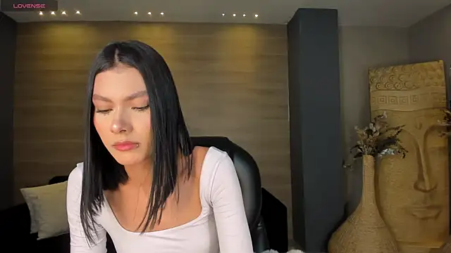 Snapshot of NiaSalvatore chatting on 18, 9, 2025 NiaSalvatore online show from 18, 9, 2025