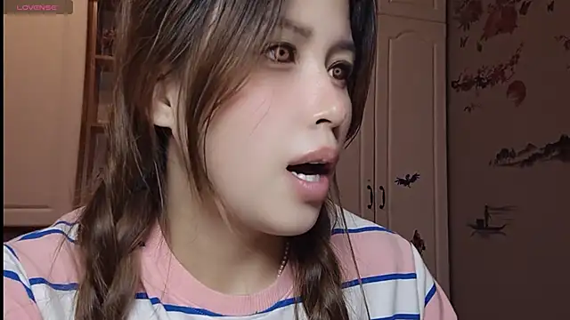 Snapshot of Lucky-xiuxiu chatting on 22, 2, 2025 Lucky-xiuxiu online show from 22, 2, 2025