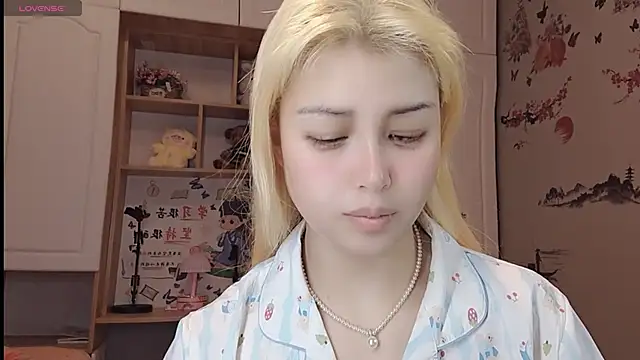 Snapshot of Lucky-xiuxiu chatting on 25, 2, 2025 Lucky-xiuxiu online show from 25, 2, 2025