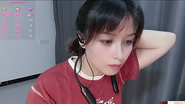 Snapshot of Lucky-xiuxiu chatting on 10, 10, 2025 Lucky-xiuxiu online show from 10, 10, 2025
